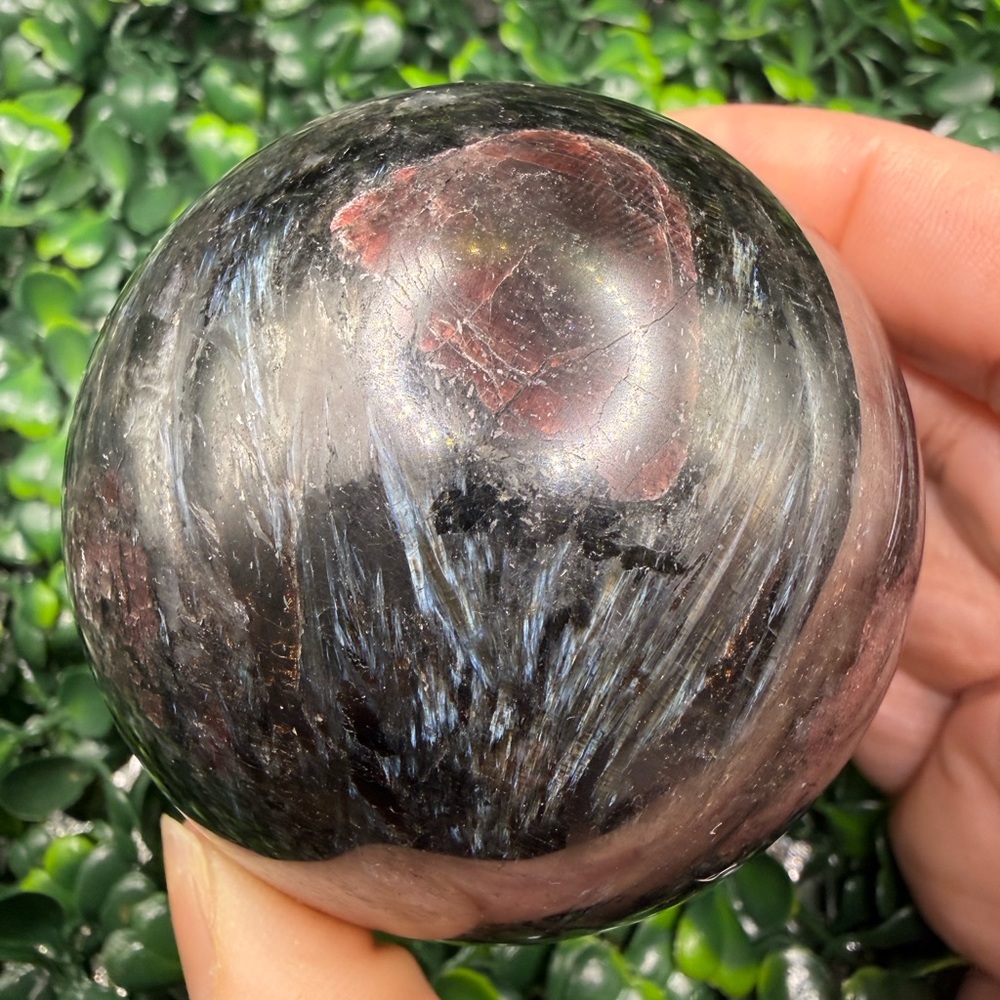 Garnet in Arfvedsonite Sphere